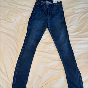 Abercrombie ultra high rise Jean leggings size 30